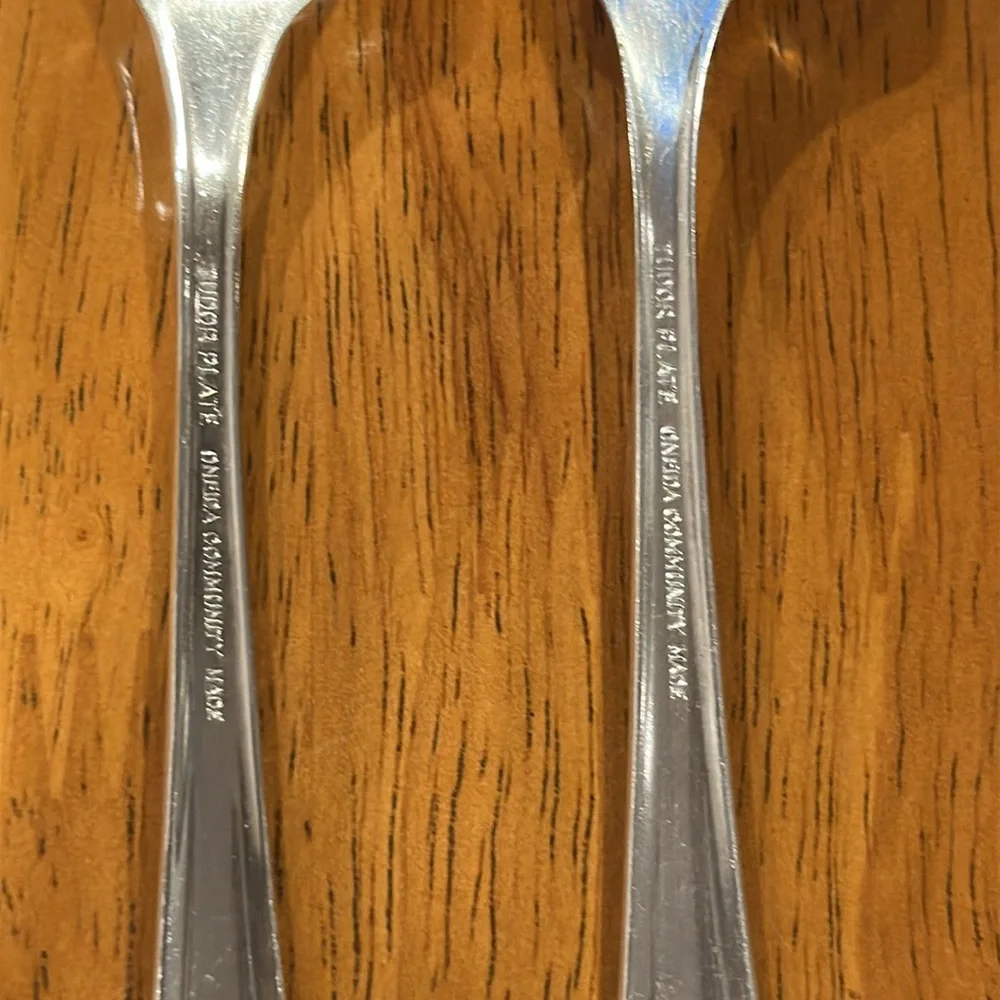 Oneida community made Tudor plate silver salad forks. 6”x1”. Square neck